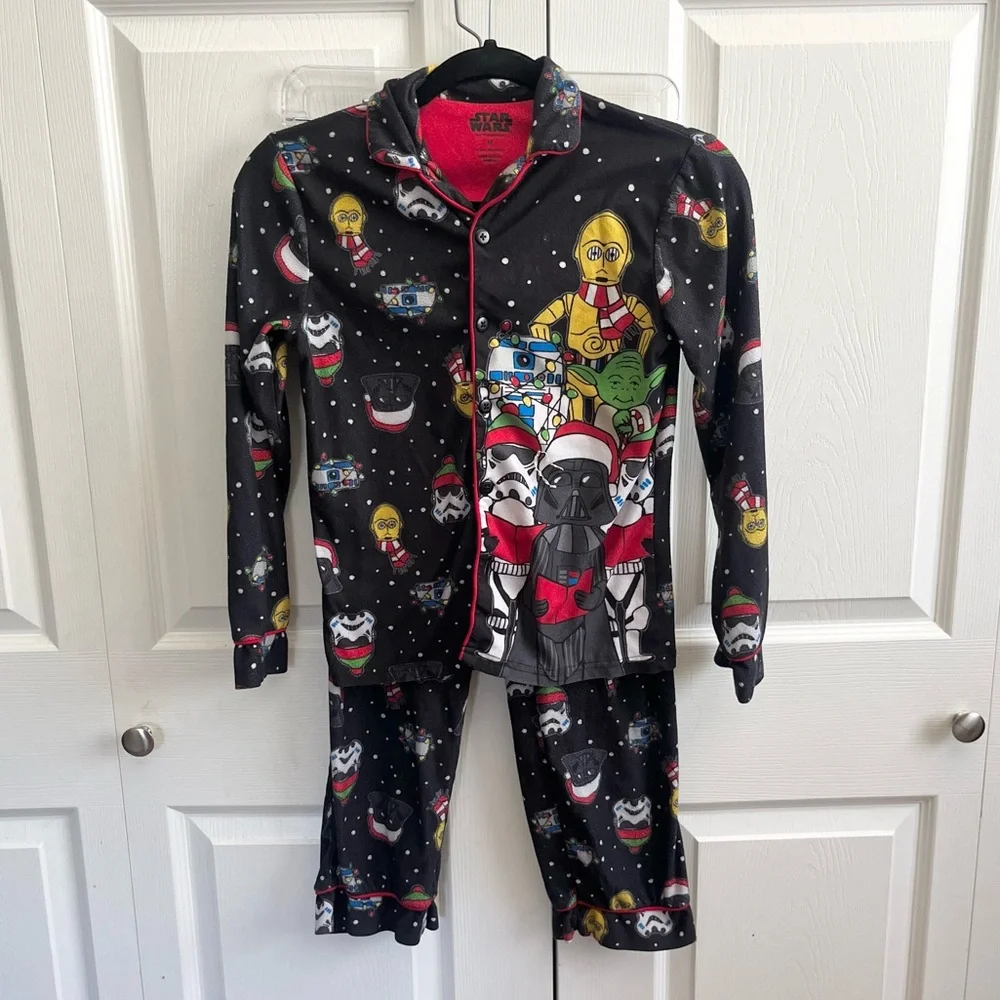 5 for $25! Star Wars Christmas Black and Red Fleece Pajama Top
